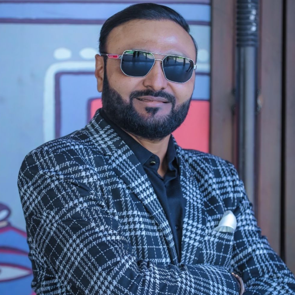 Mukesh Lakhani